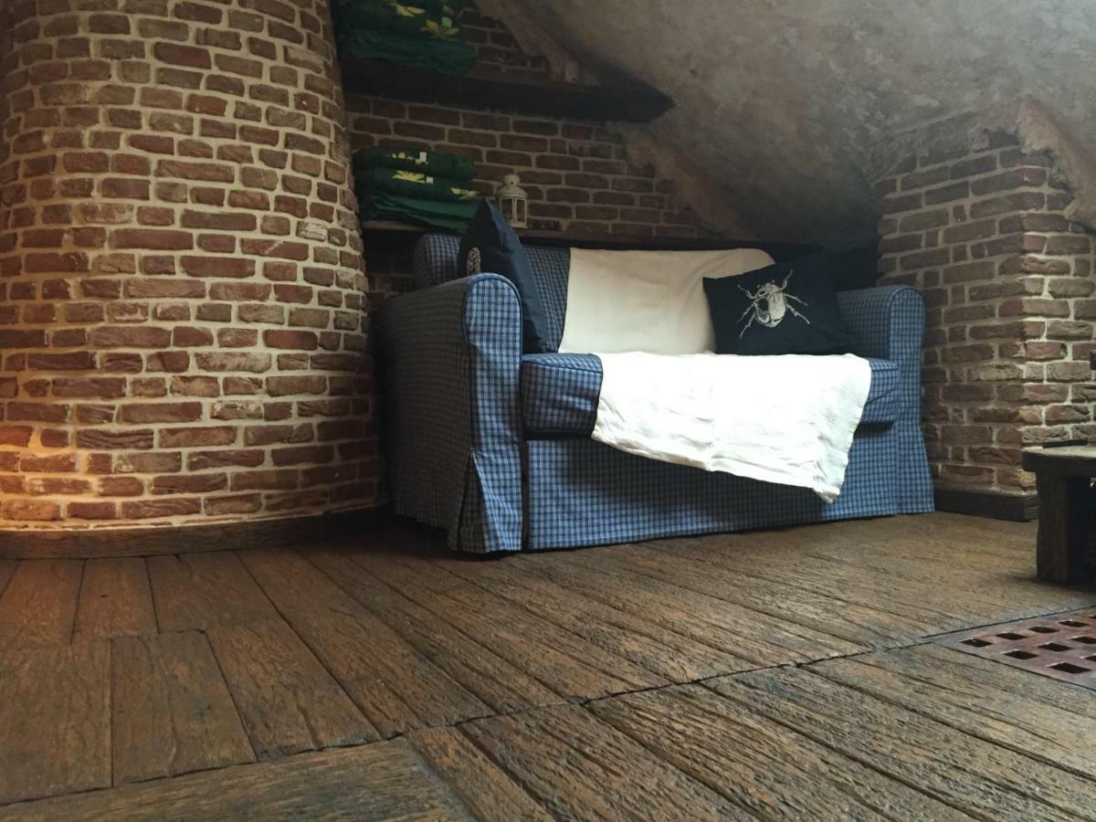 Attic Butas *