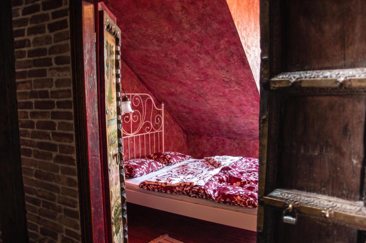 Butas Attic